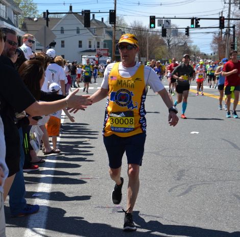 Boston marathon high-fiving crowd